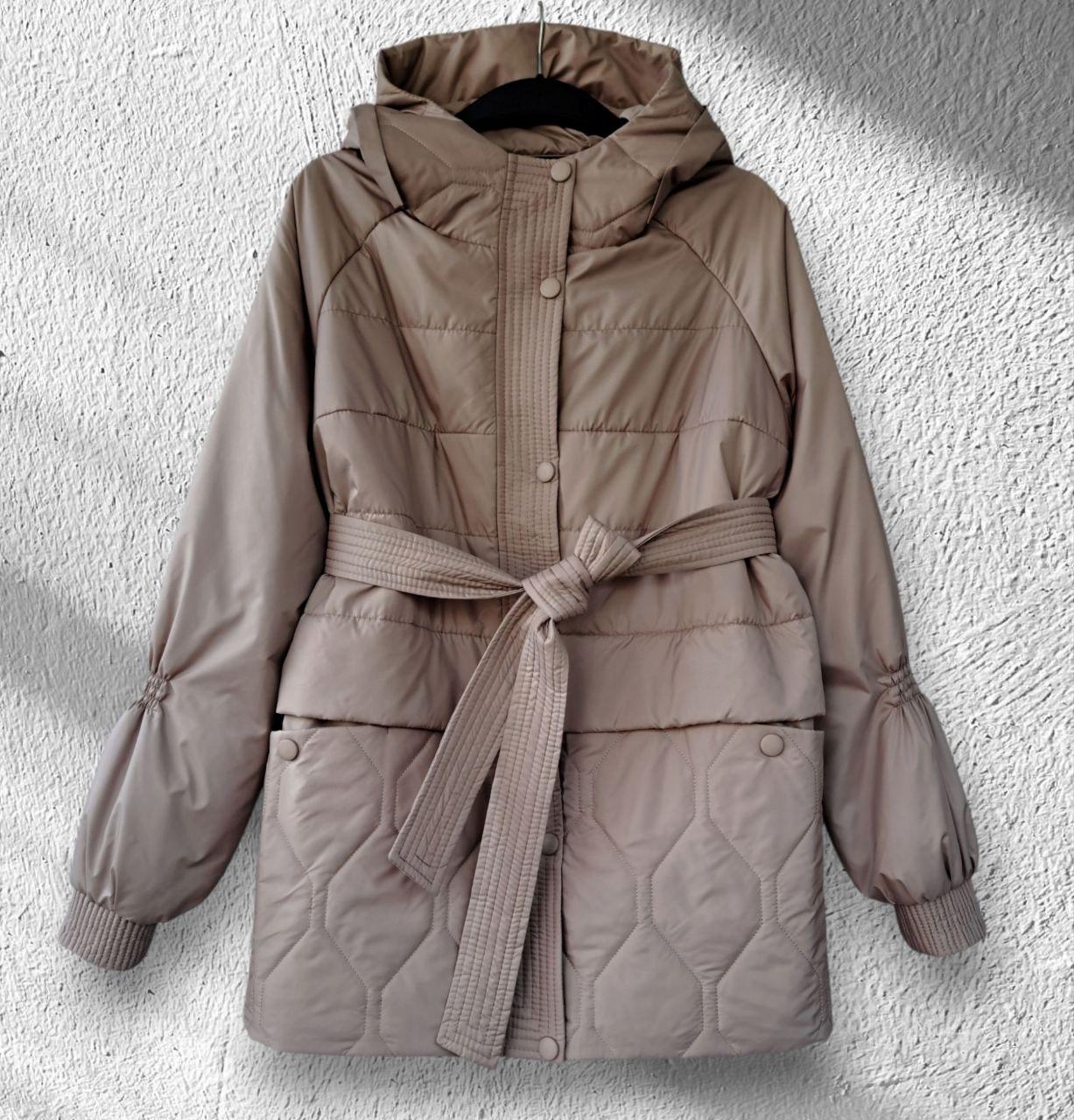 Жіноча демісезонна куртка, більшомірить, орієнтовно на 48/50, див. на заміри в описі - фото 1 - id-p2680250061