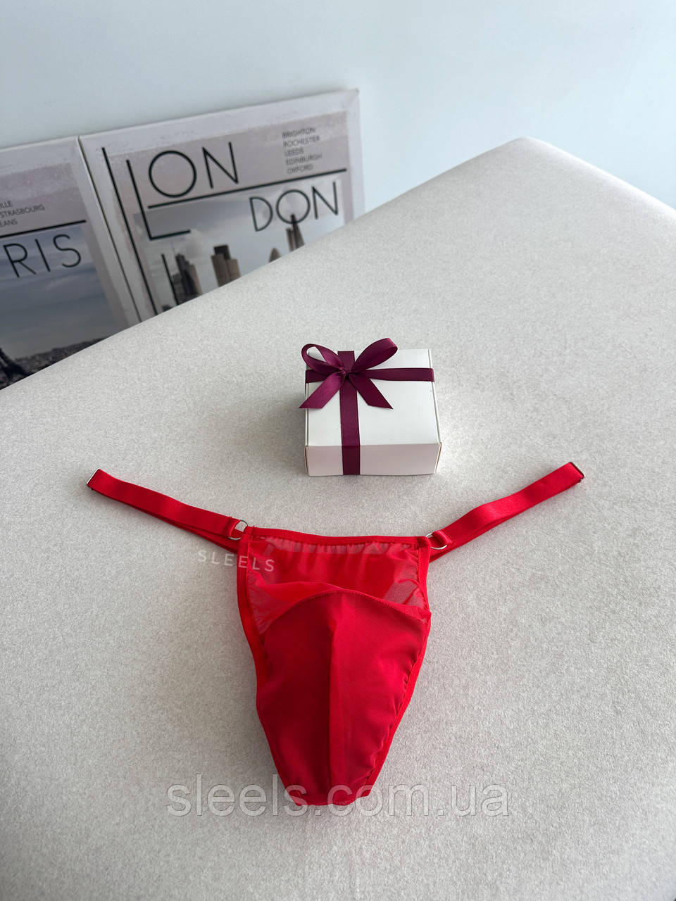 Червоні чоловічі трусики-стрінги з сіточки на регуляції, фото 1