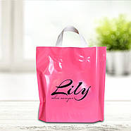 Рожевий брендований пакет розміром 30×30 см з білою ручкою петля Навантаження до 4 кг Щільність 60 мкм, фото 6