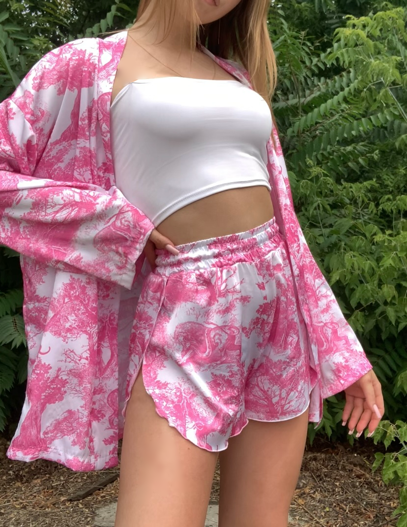 Жіночий костюм-трійка: топ, шорти та сорочка, фото 1