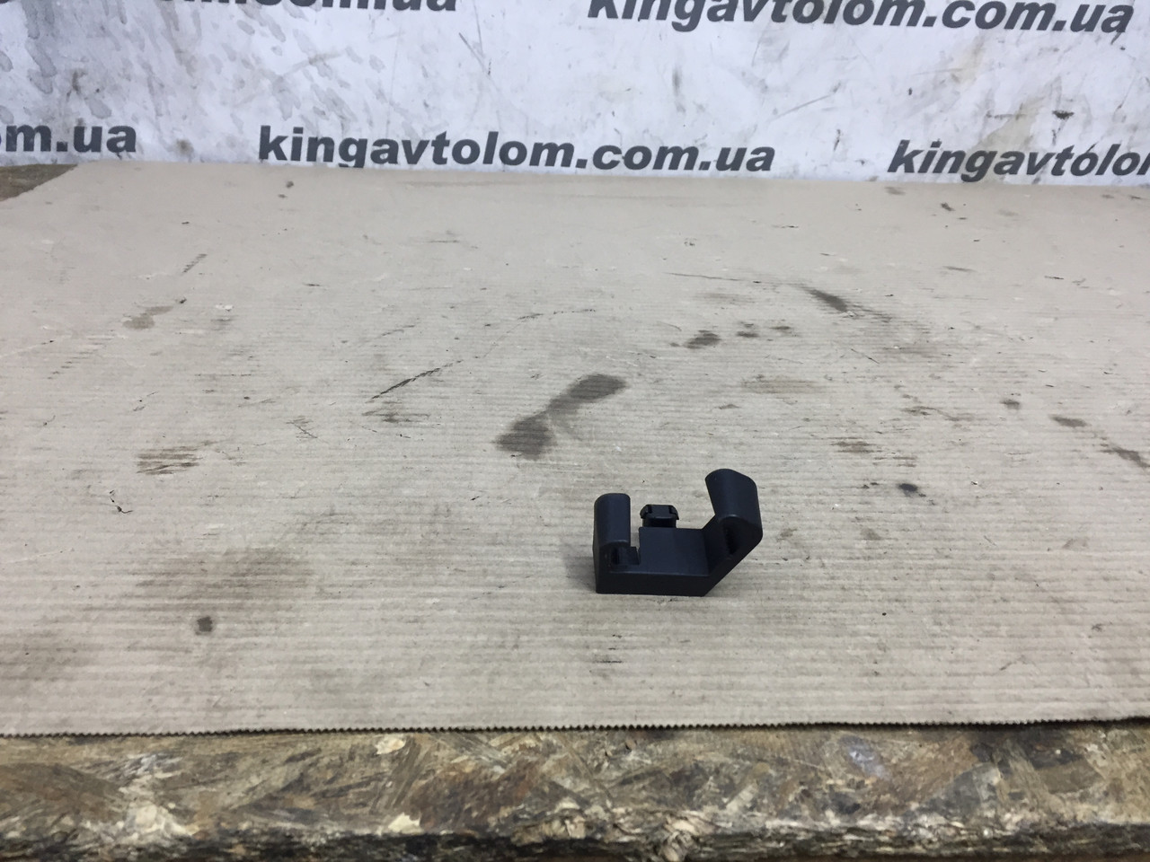 Накладка салазки сидіння Volkswagen Passat B7 8P0881349C, фото 1