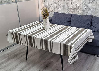 Скатертина з українським орнаментом | Стиль і традиція