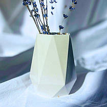 Ваза гіпсова "Грані" біла 10х5,5 см