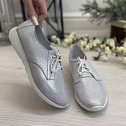 Мокасини жіночі з перфорацією, натуральна шкіра сатин