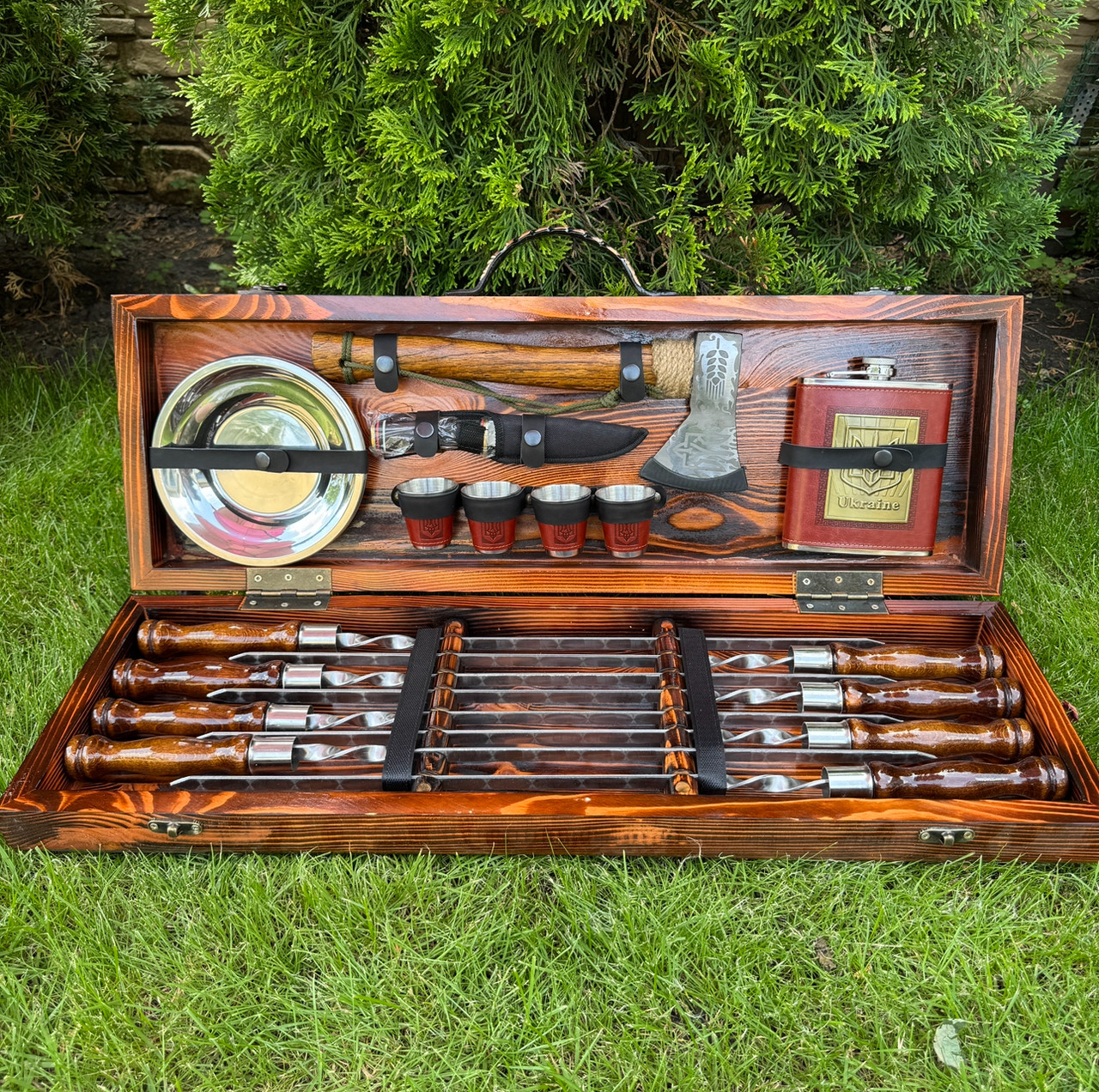 Набір шампурів Венге ручної роботи. Шашличний набір шампурів у дерев'яному кейсі.