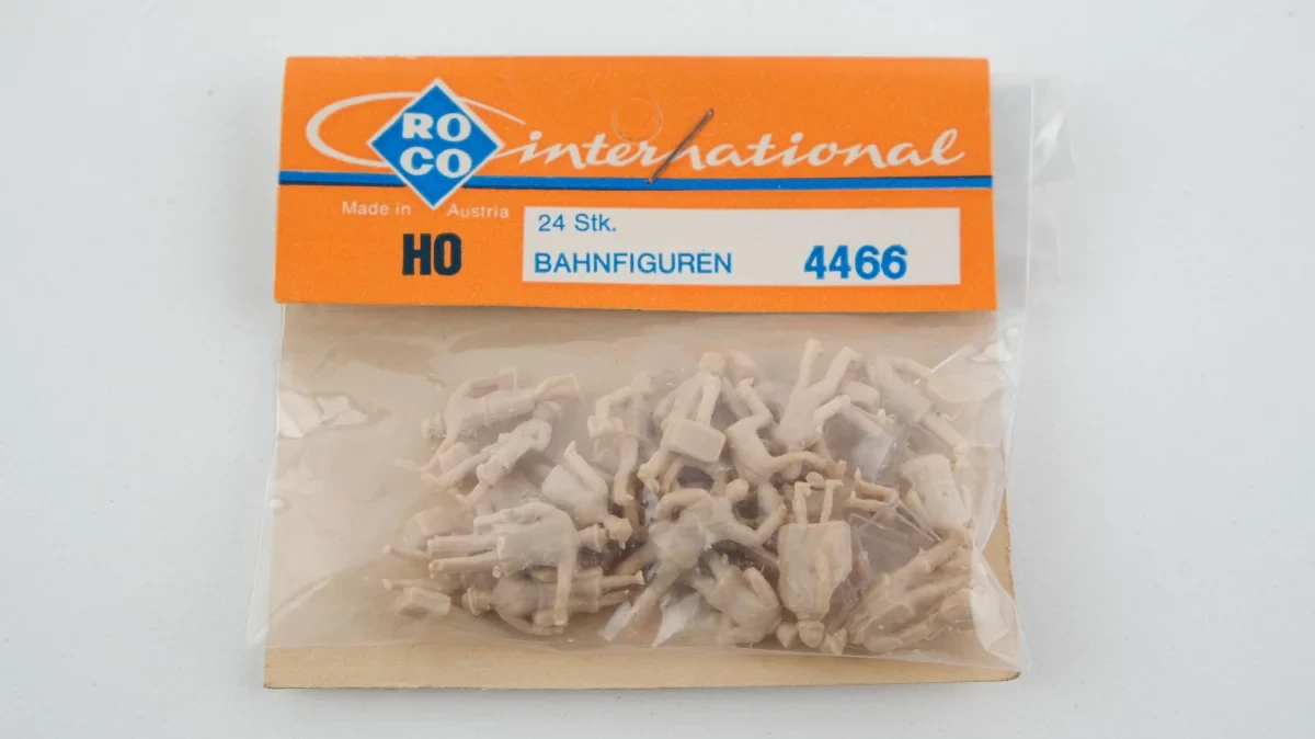 Набір фігурок для розфарбовування залізничний персонал і пасажири комплект 24 штук, масштабу 1:87, фото 1