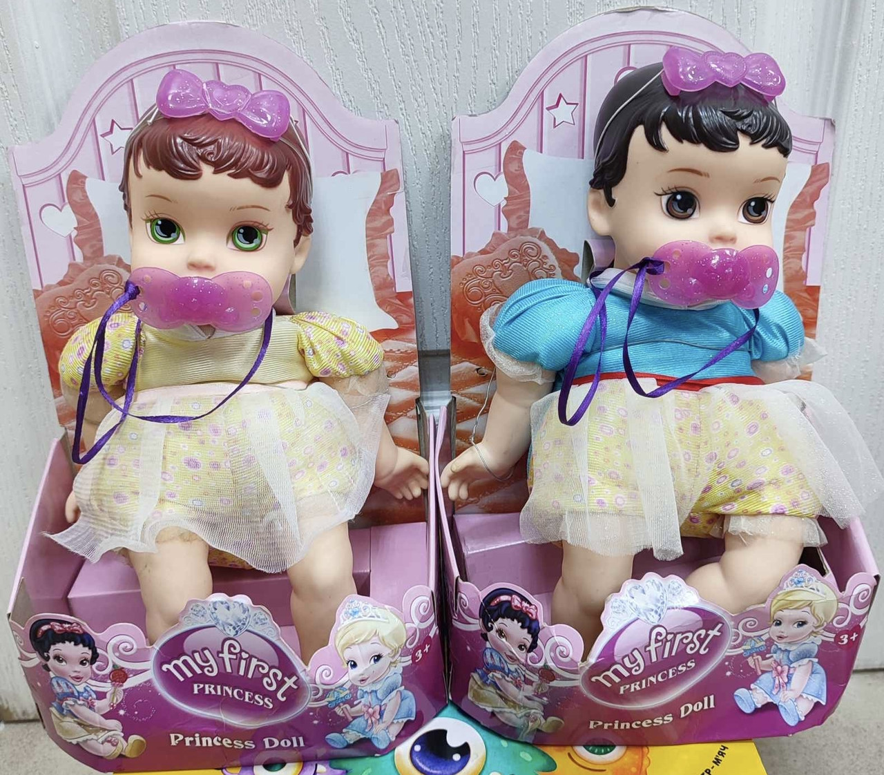 Лялька "П" ZT8835 (48шт/2) 3 види, м'якотіла, з пустушкою, в дисплеї 18 * 12 * 28см