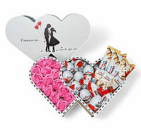 Подарунковий набір бокс шоколадний з цукерками та квітами з мила