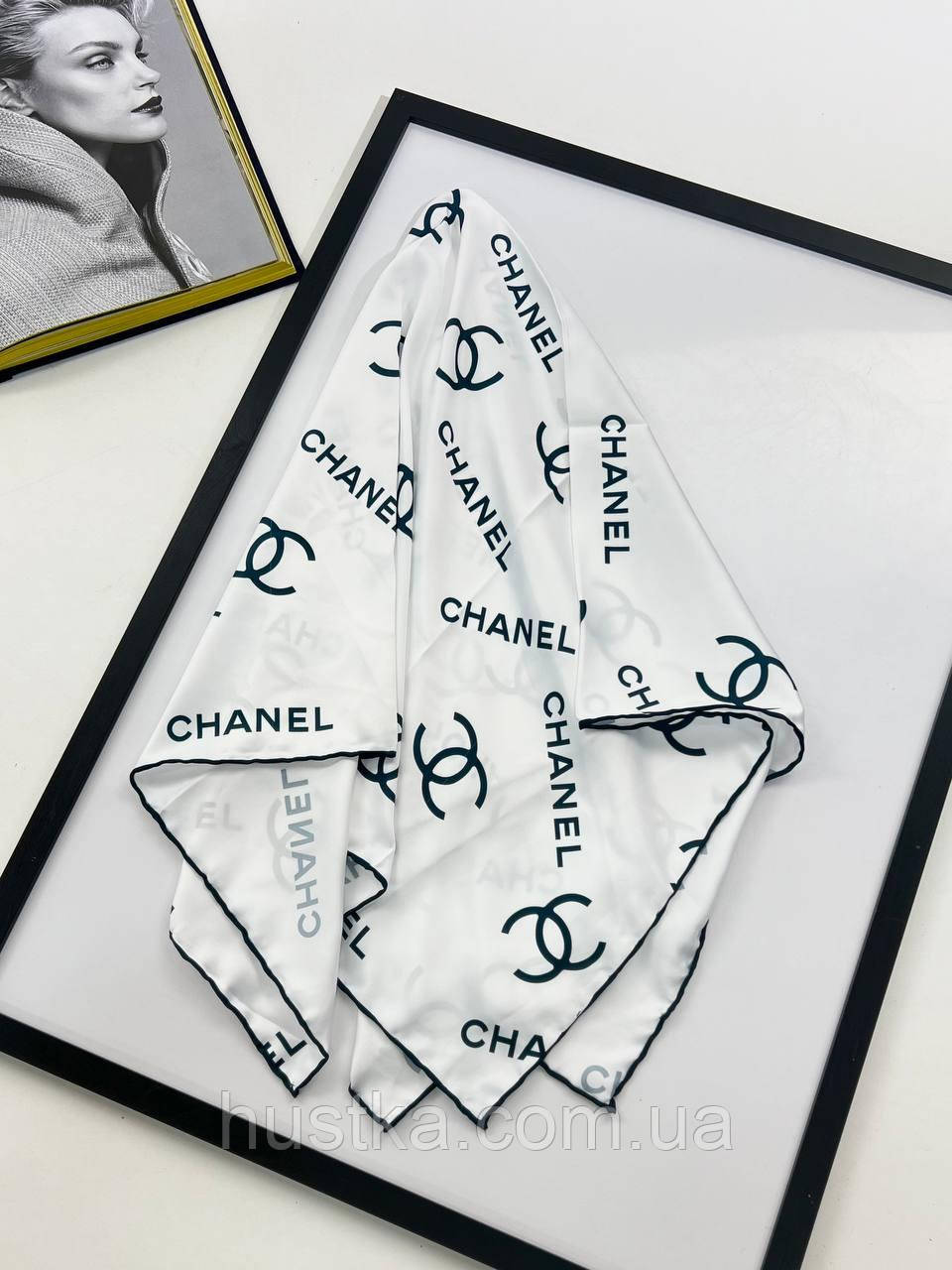 Шовкова брендова хустка Chanel  90*90 см білий ручна обробка краю