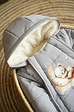 Зимовий дитячий теплий комбінезон для новонародженого з шапочкою 0-6 міс комбінезон-мішечок на виписку, фото 3