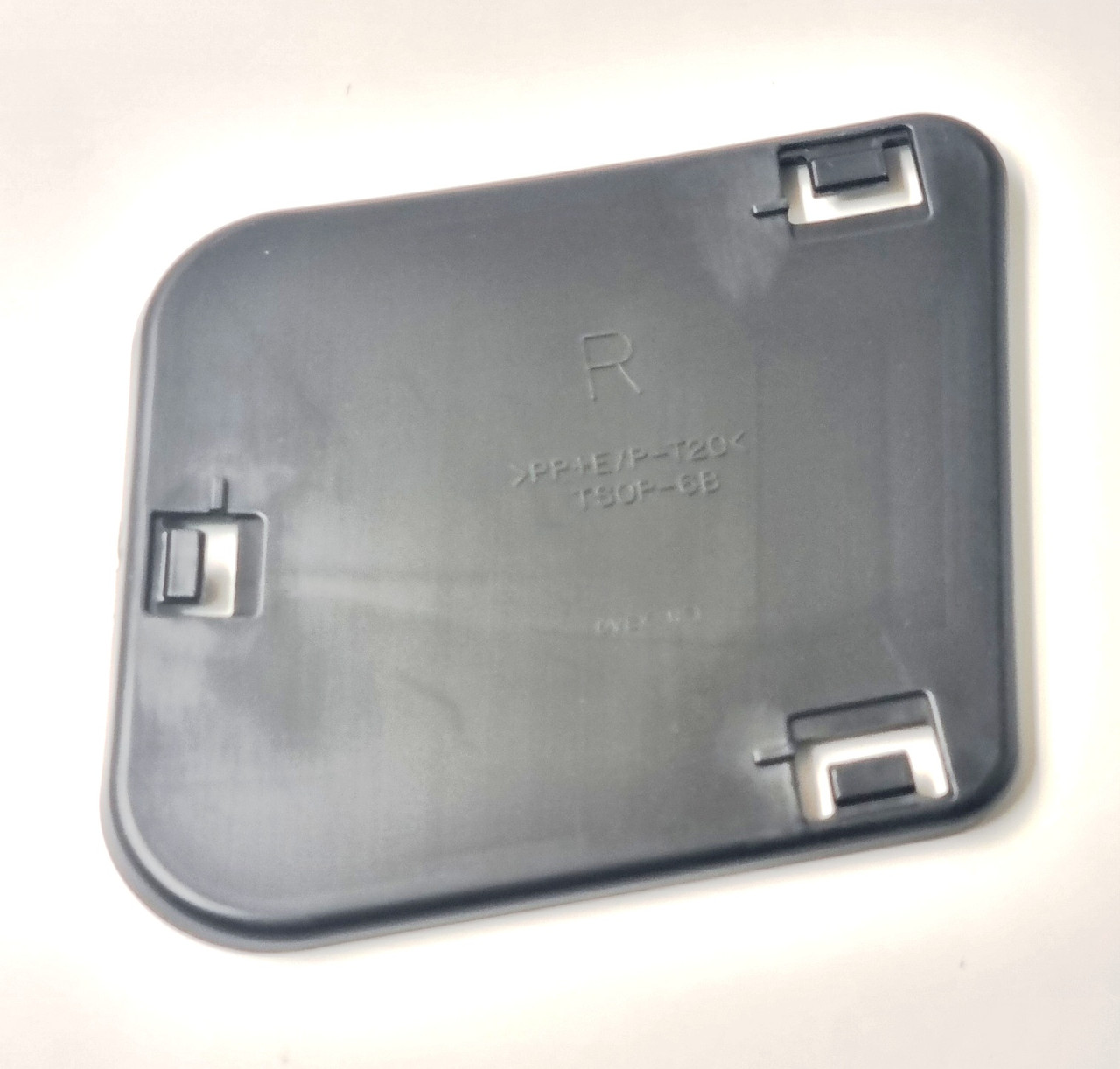 Заглушка бампера переднього правого, оригінал OEM 52123-60040