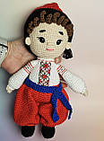 Сувенірна лялька амігурумі Козак у червоних шароварах. інтер'єрна лялька, фото 7