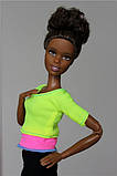 Barbie Made to Move Barbie Yellow Top Барбі йога мулатка Аша, фото 9