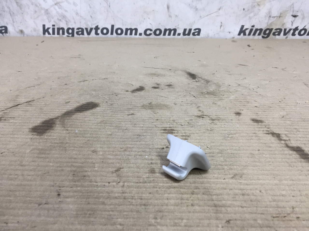 Кронштейн козирька Volkswagen Passat B7 1K0857561BY20, фото 1