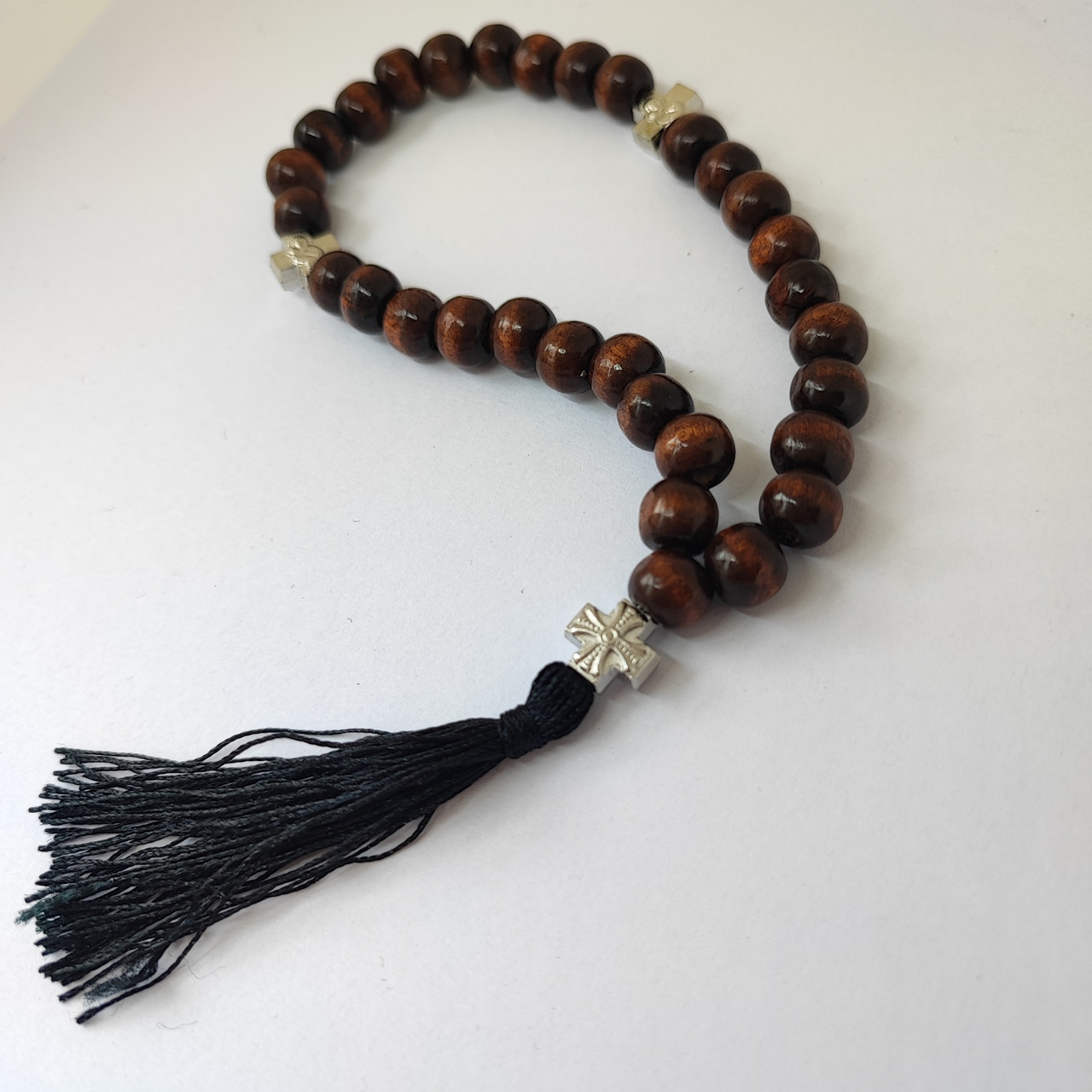 Дерев'яні чотки на 30 зерен з чорними бусинками, фото 1