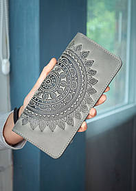 Жіночий гаманець із натуральної шкіри сірий з тисненням "Мандала" Жіночі портмоне