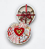 Солодкий бокс для неї з кіндерами, мильними трояндами та Ferrero Rocher