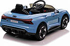 Дитяча акумуляторна машинка Audi RS E-Tron GT Синя, фото 7