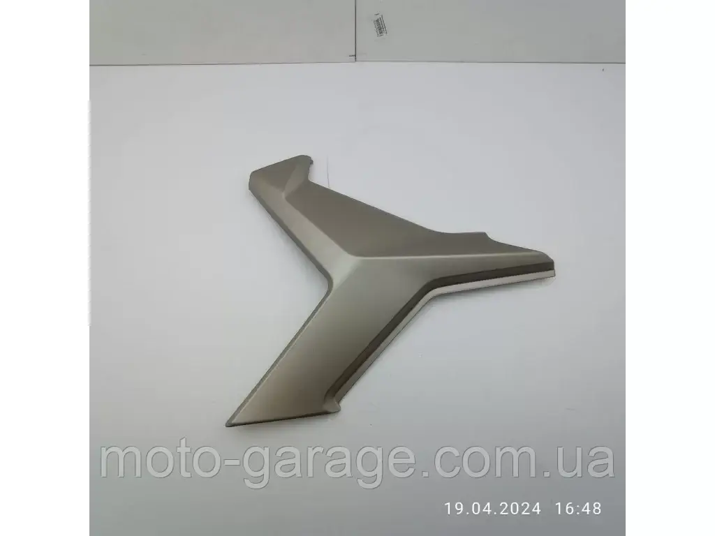 Пластик бічний (центральний) Geon CR6s, Правий,, фото 1