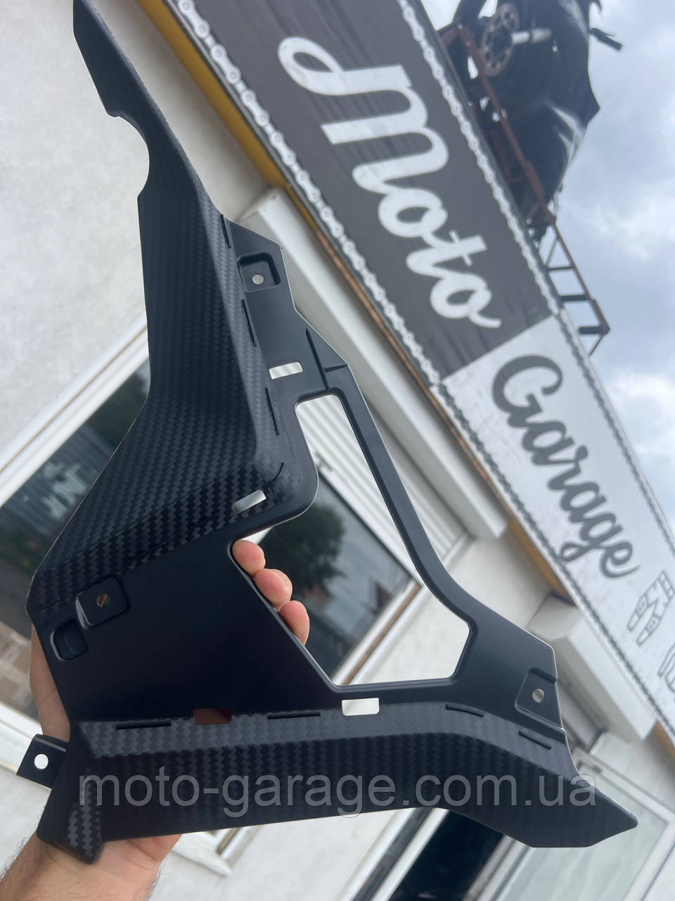 Пластик бічний (центральний) Geon CR6s, лівий, внутрішній,, фото 1