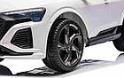 Дитяча акумуляторна машинка Audi SQ8 Біла, фото 9