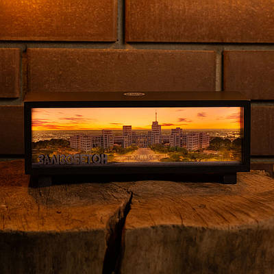 Нічник-панорама “Харків — залізобетон”, чорний (LED, Акумулятор, USB Type-C)