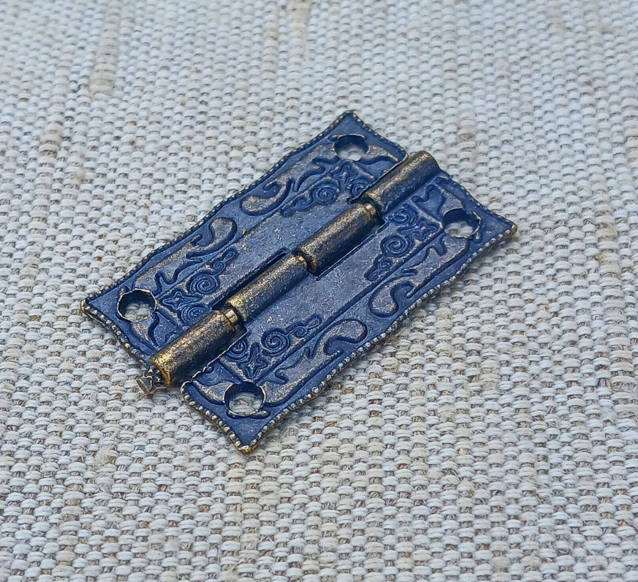 Петля декоративна для скриньках, накладна 36х23мм.