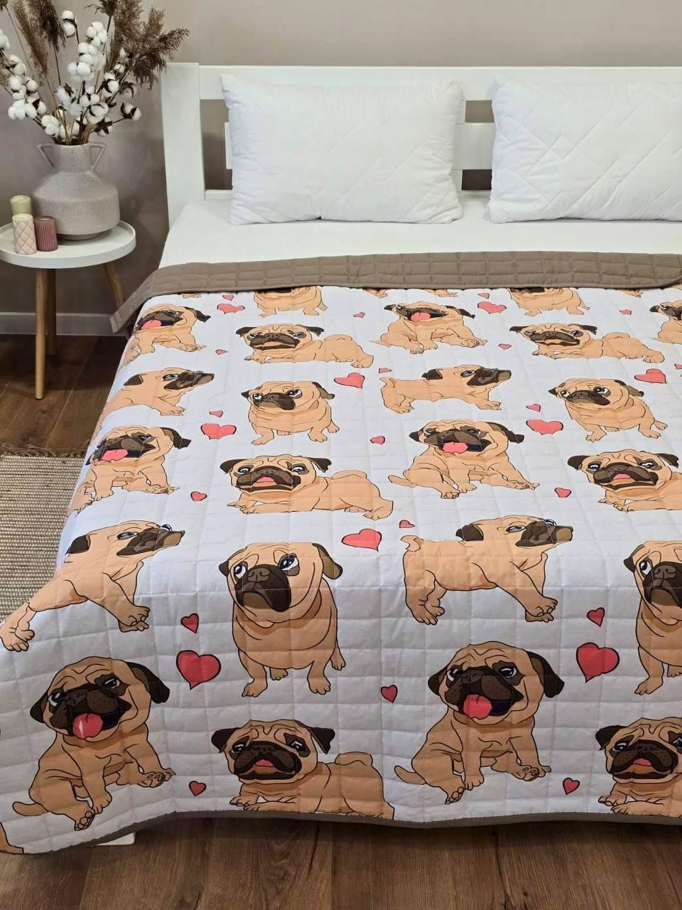 Покрывало стеганное хлопковое на детскую кровать 150*210см с Мопсами, фото 1