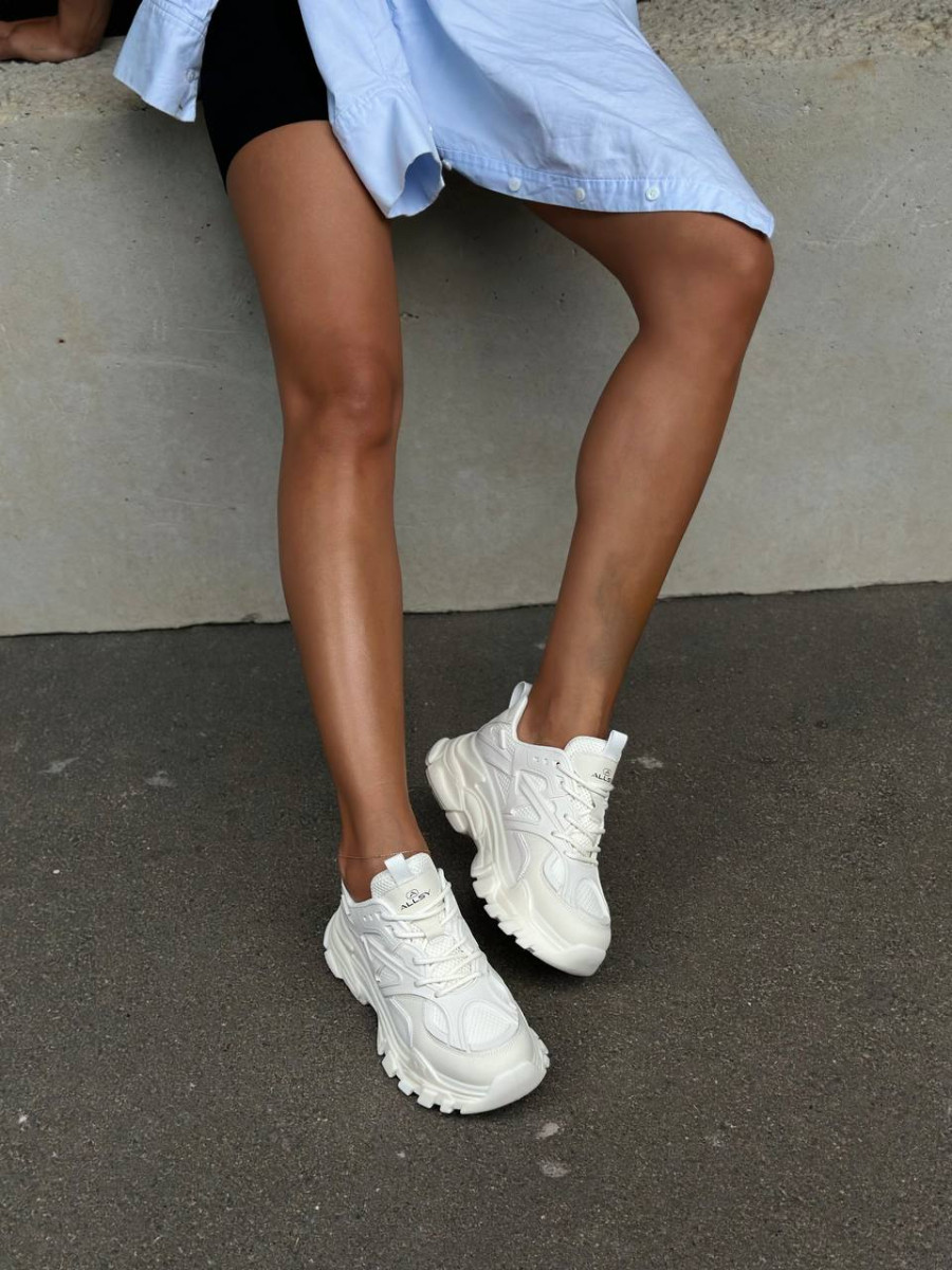 Кросівки жіночі шкіряні молочного кольору зі вставками сітки, фото 1