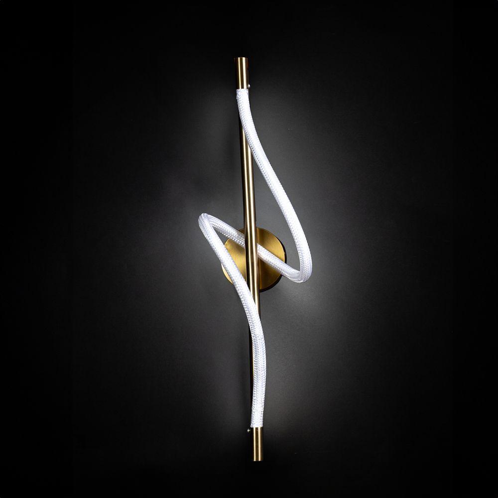 Настінний led світильник 28W з вигнутим акриловим розсіювачем