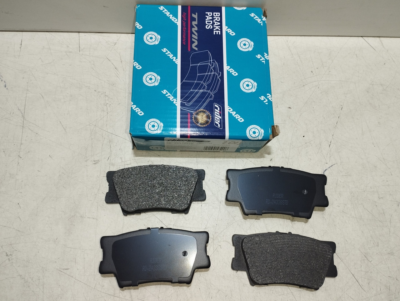 RIDER Колодки гальмівні задні TOYOTA RAV4 2.0 08-,2.2D-4D 05-,4 4X4 05-,TOYOTA CAMRY 06-, фото 1