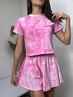 Жіночий літній костюм