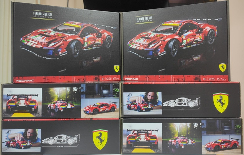 Конструктор Technic спорткар Ferrari 488 GTE “AF Corse 51” НОВИЙ на 1677 деталей як LEGO 42125 гоночна машина, фото 1