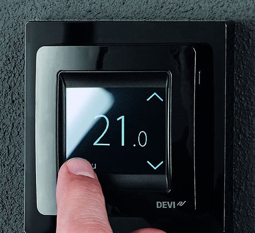 Терморегулятор для теплої підлоги DEVIreg Touch (деві тач) чорний