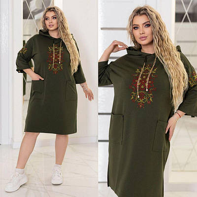 Жіноча сукня батал з капюшоном і стразами DMC на короткий рукав 48-58