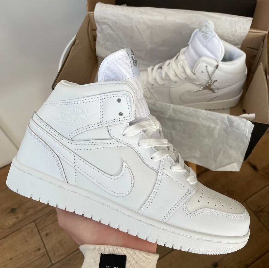 Air Jordan Retro 1 White, фото 1