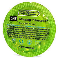 Набор презервативов One Glowiing Pleasures светящихся в темноте (цена за 5 шт.)