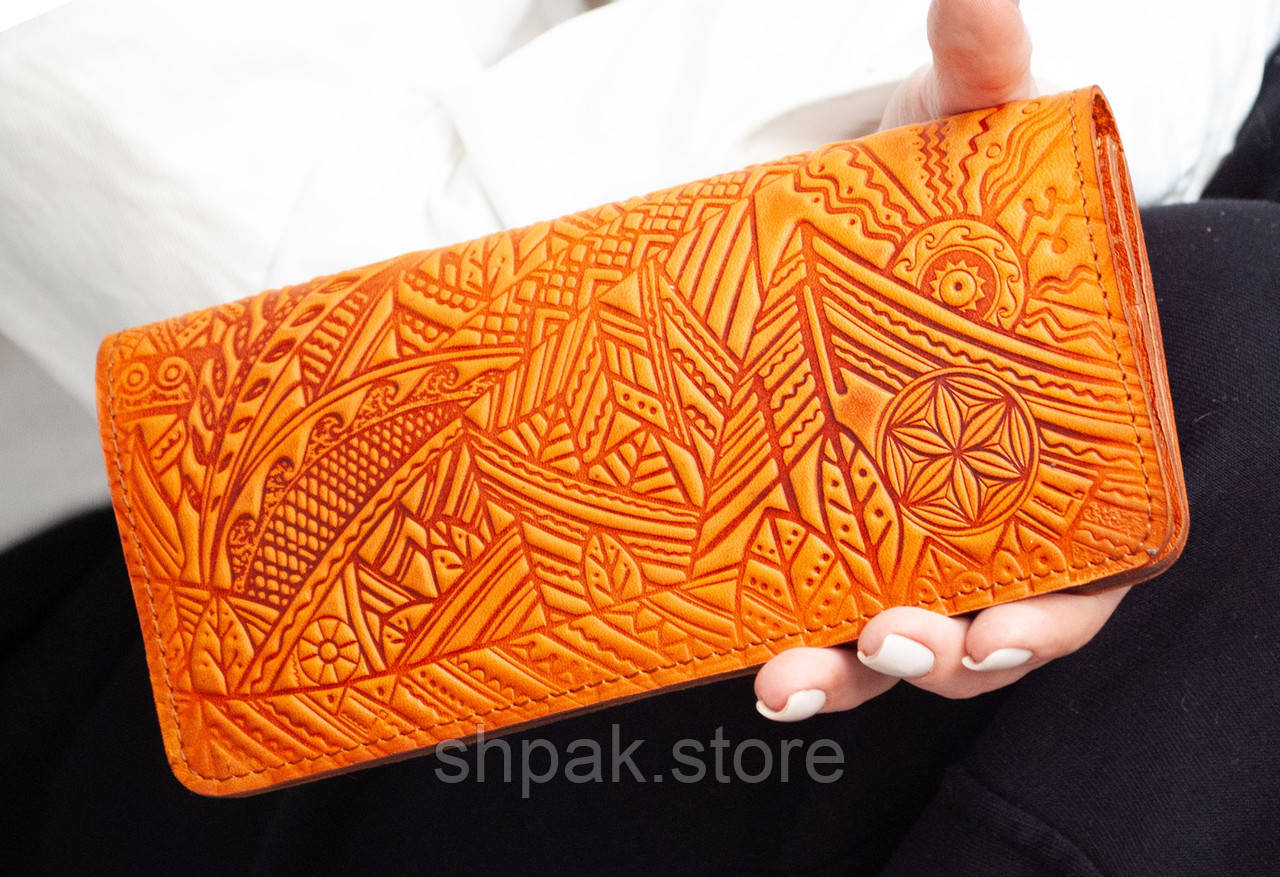 Помаранчевий шкіряний гаманець довгий з тисненням Карпати | Оранжевий гаманець з тисненням, жіночий гаманець ручної роботи, фото 1