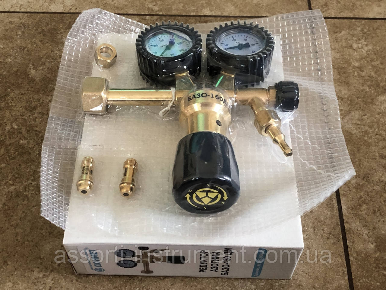Редуктор балонний азотний БАЗО-150ДМ ДОНМЕТ (регулятор витрати N2) з ніпелями G1/4мм і G5/16 мм на виході 30а, фото 1