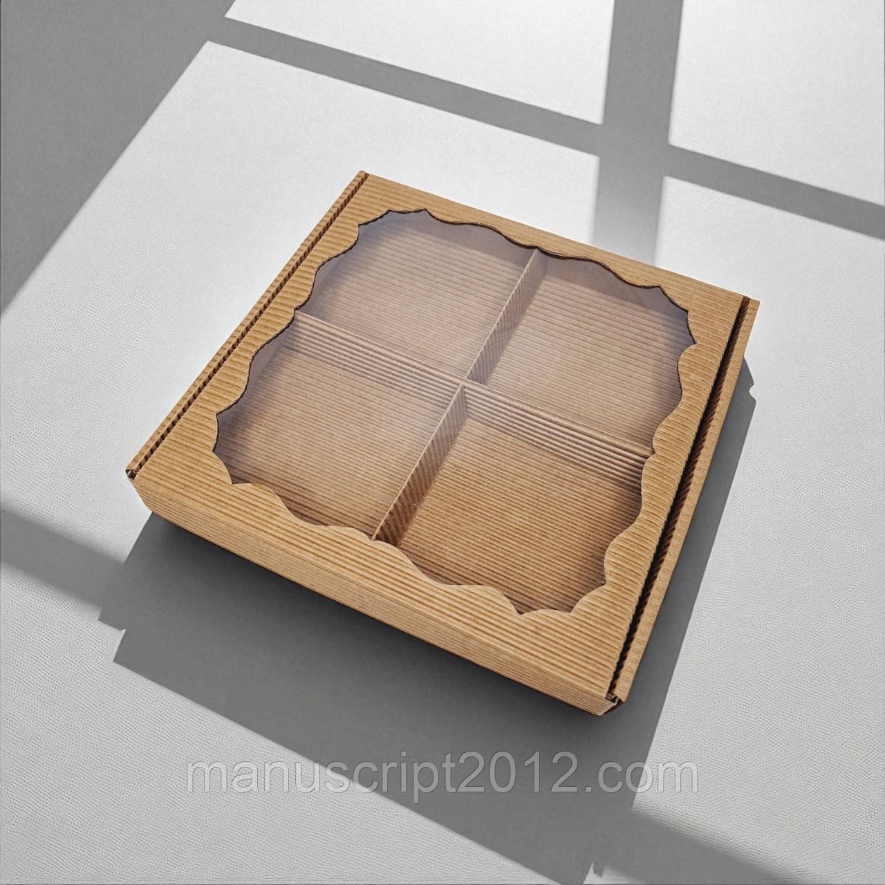 Коробка для пряників, цукатів з вікном та ложементом (200х200х30мм.) крафт