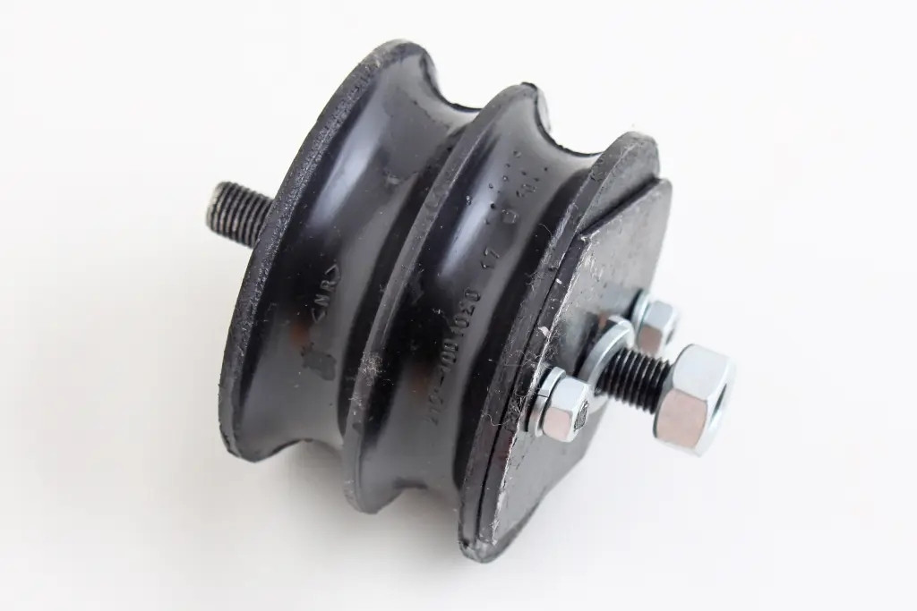 Подушка двигуна ВАЗ 2101 в зборі, фото 1