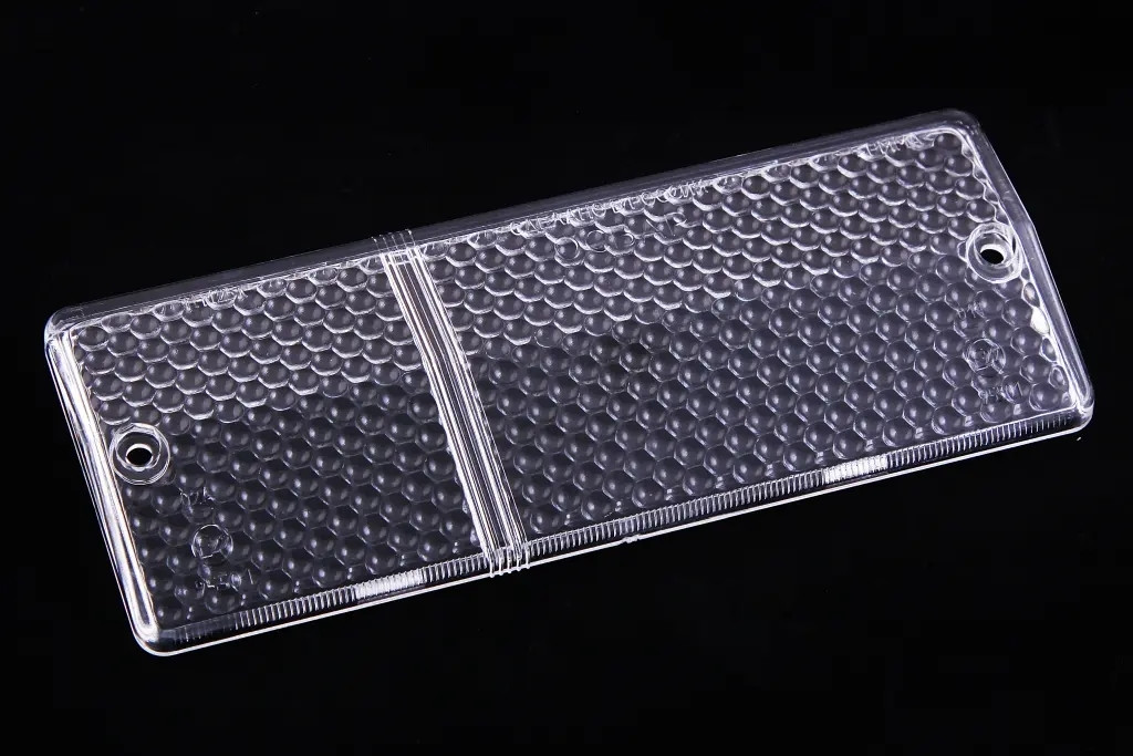 Розсіювач підфарніка 2106 білий  лівий, фото 1