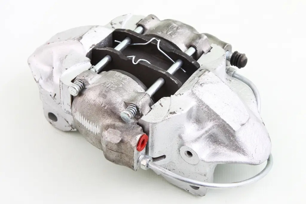 Суппорт 2101 лівий у МБ. з колодками, фото 1