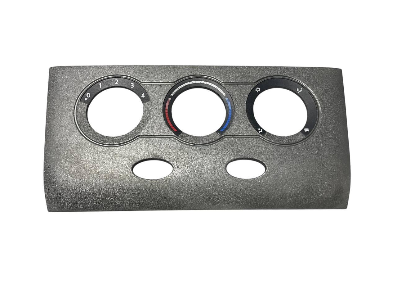 Накладка панелі перемикачів пічки Chery Amulet A11/A15/Чері Амулет A15-8112021BB, (з розбірки)