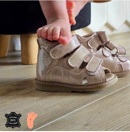 Дитячі шкіряні антиварусні босоніжки на липучках для лікування варусної деформації 20 розмір, фото 1