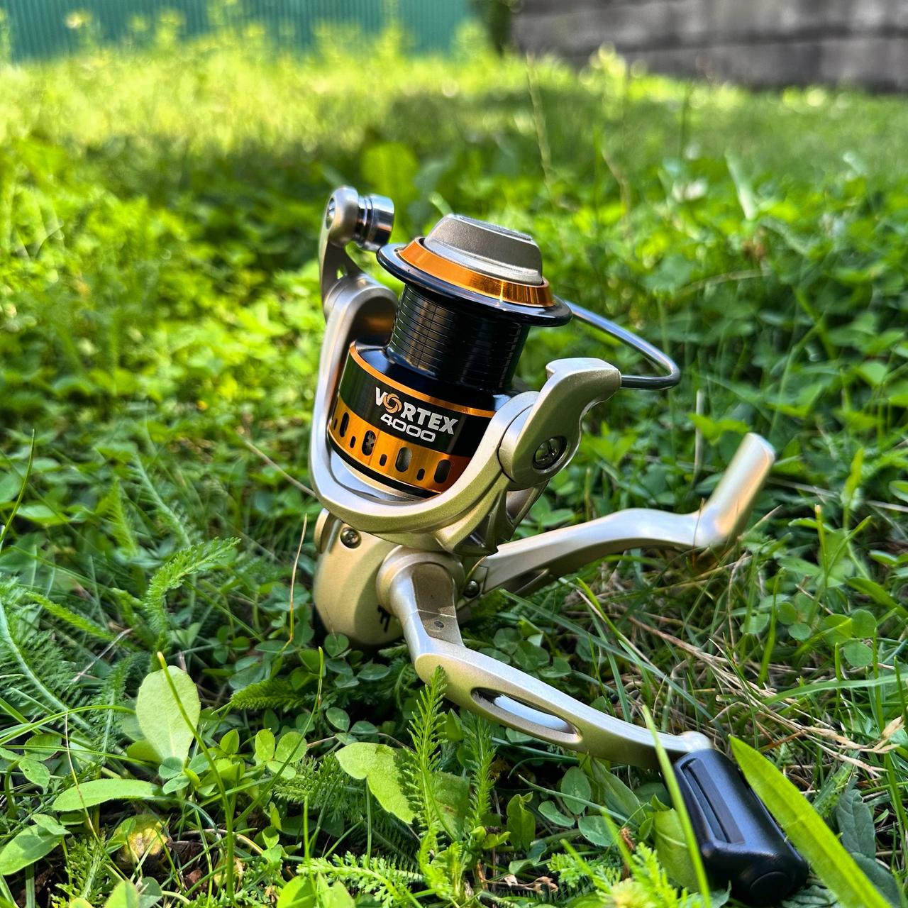 Спінінгова котушка Flagman Vortex 4000, легкий корпус, алюмінієва шпуля, 2+1 підшипник, передній фрикціон, редукція 5.1:1, фото 1