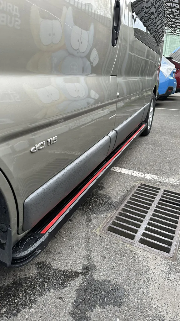 Бічні пороги площадки на Nissan Primastar 2002-2014 Підніжки Ніссан Прімастар Довга база Maya Red