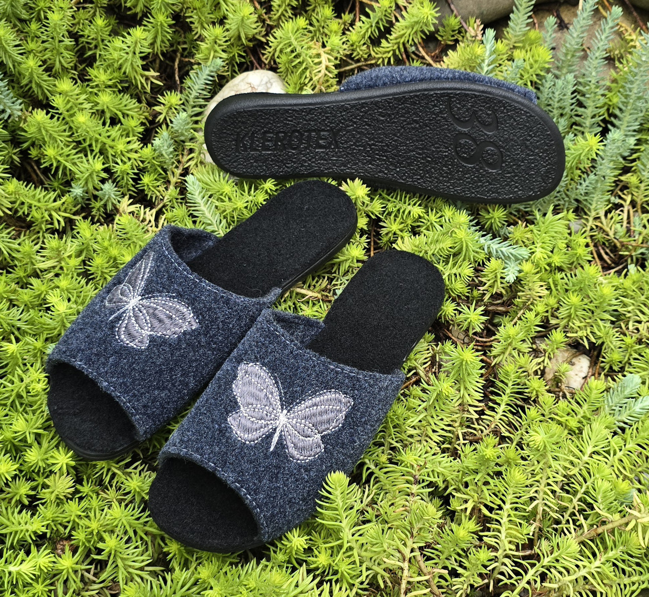 Жіночі тапочки на поліуретановій підошві