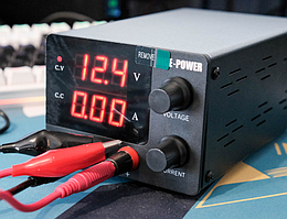 Компактний лабораторний блок живлення Nice Power SPS-E305 30V 5A