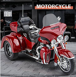 Модель мотоцикла 2021 HARLEY-DAVIDSON® CVO' TRI GLIDE® 1:9 TRIKE TRAJKA червоний або чорний